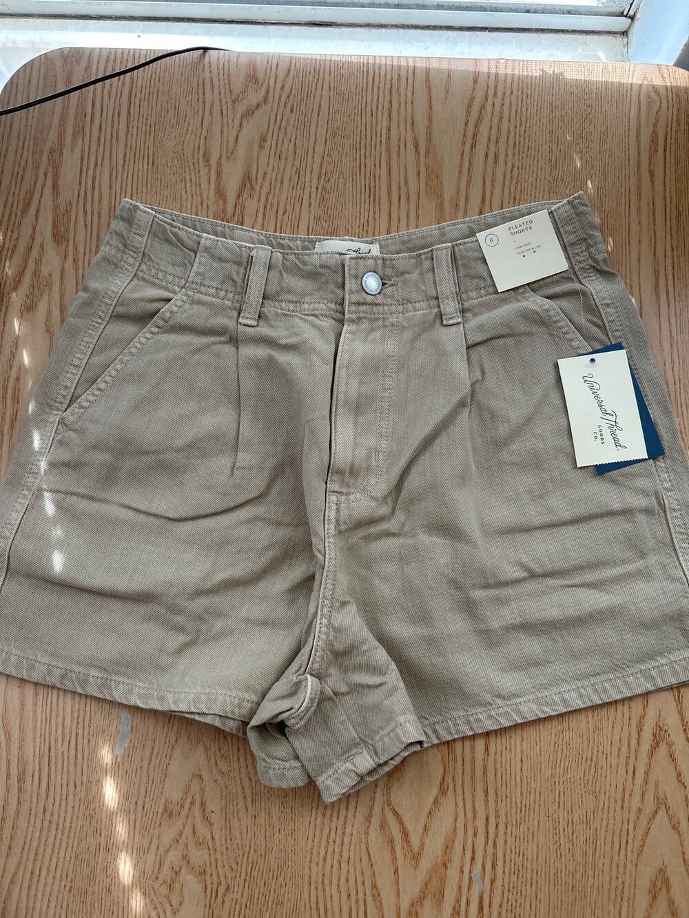 New Women’s Universal Thread Pleated Shorts High Rise Cotton Lyocell Size 6
